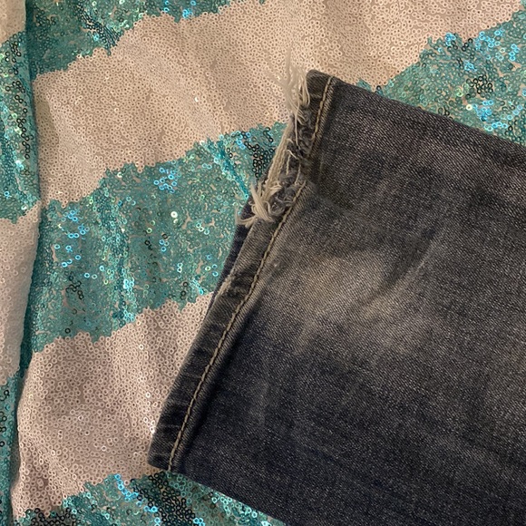 LA GRACE size 30 bootcut light wear on the bottom cuffs shown. - Picture 3 of 5